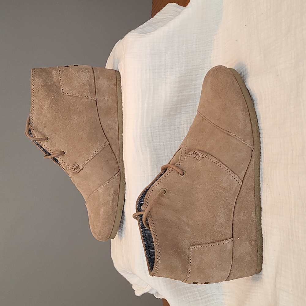 Toms - Beige Suede Wedge Lace Up Ankle Boots -  Size Y 4.5
